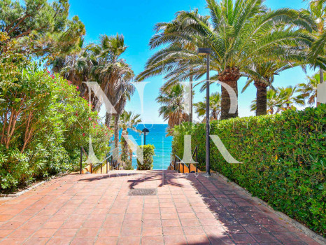 Apartamento en venta con vistas al mar en Alhambra del Mar