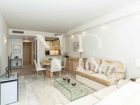 Apartamento en venta con vistas al mar en Alhambra del Mar