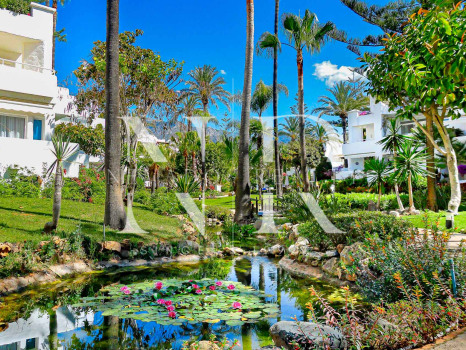 Apartamento en venta con vistas al mar en Alhambra del Mar