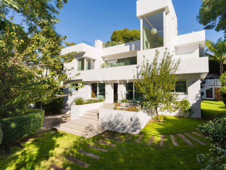 Villa in Nueva Andalucía for sale