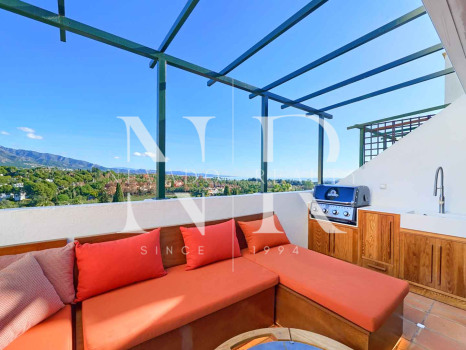 Ático con vistas en al mar en alquiler de corta temporada en Marbella