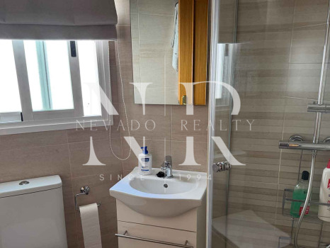 Ático en el centro de Estepona con gran terraza en venta