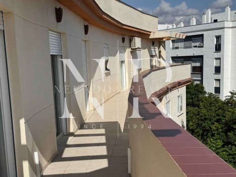 Ático en el centro de Estepona con gran terraza en venta