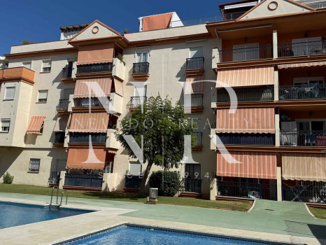 Ático en el centro de Estepona con gran terraza en venta