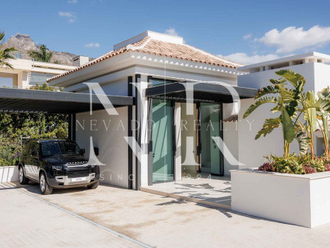 Villa in Lomas del Virrey, Golden Mile, under construction