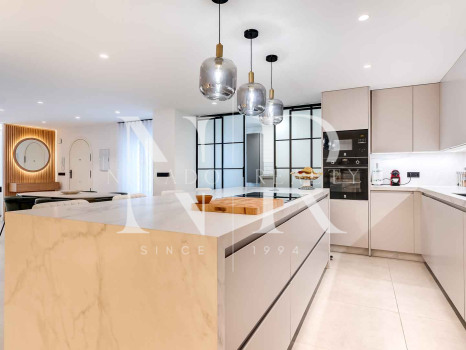 Apartamento en la Milla de Oro con amplia terraza en venta