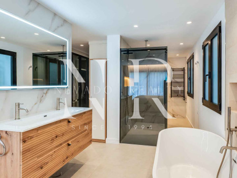 Apartamento en la Milla de Oro con amplia terraza en venta