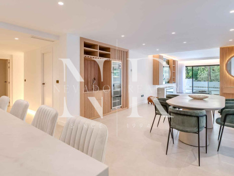 Apartamento en la Milla de Oro con amplia terraza en venta