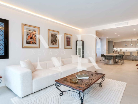 Apartamento en la Milla de Oro con amplia terraza en venta
