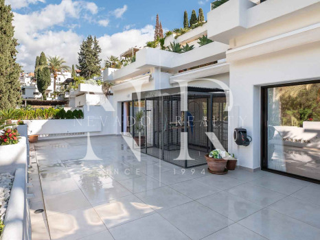 Apartamento en la Milla de Oro con amplia terraza en venta