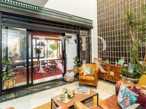 Villa para reformar con parciales vistas al mar en Huerta Belón en venta.