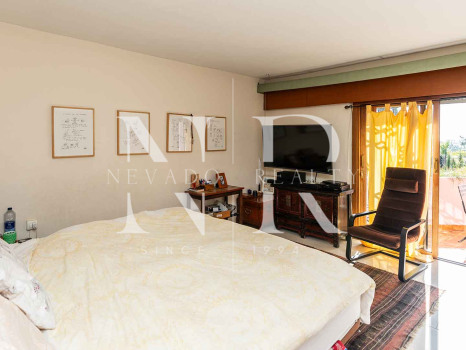 Villa para reformar con parciales vistas al mar en Huerta Belón en venta.