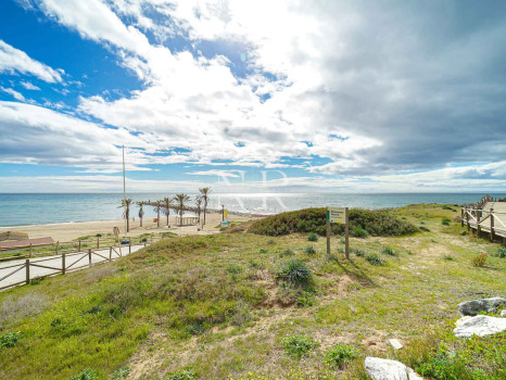 Villa for sale under construction in Artola Alta with sea and golf views