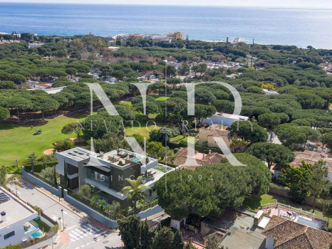 Sea-view villa under construction in Artola Alta for sale