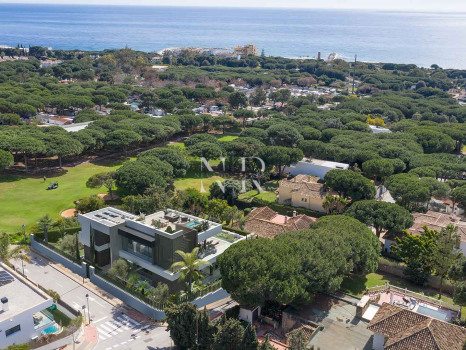 Villa for sale under construction in Artola Alta with sea and golf views