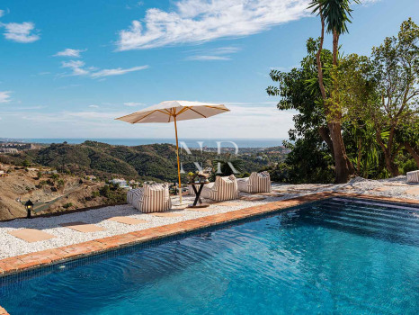 Classic Andalusian-style villa for sale in El Madroñal