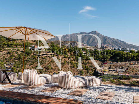 Villa en El Madroñal de estilo clásico andaluz en venta