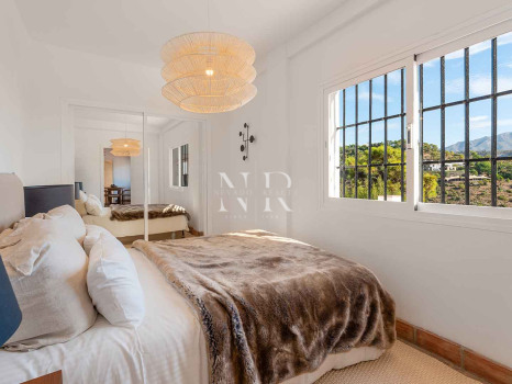 Classic Andalusian-style villa for sale in El Madroñal