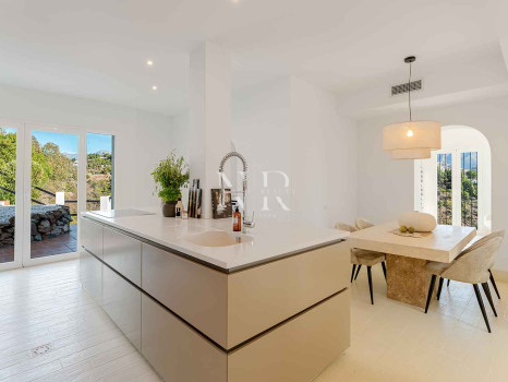 Classic Andalusian-style villa for sale in El Madroñal