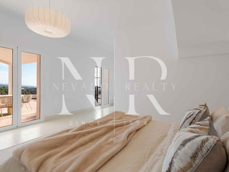 Villa en El Madroñal de estilo clásico andaluz en venta