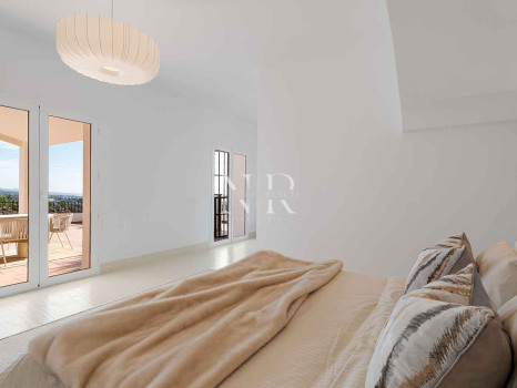 Classic Andalusian-style villa for sale in El Madroñal