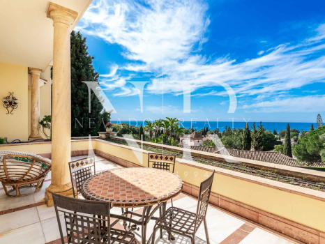 Villa in Sierra Blanca with panoramic sea views for sale