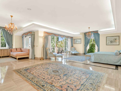 Villa in Sierra Blanca with panoramic sea views for sale