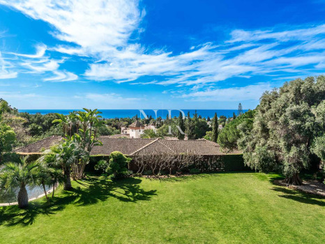 Villa in Sierra Blanca with panoramic sea views for sale
