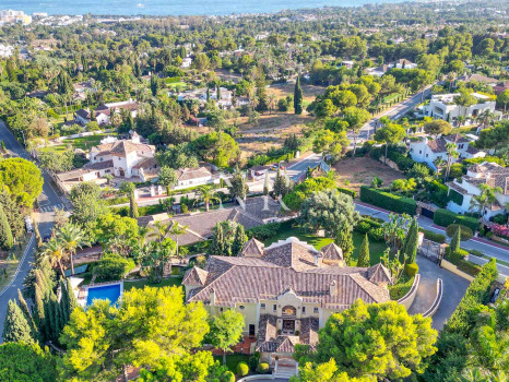 Villa in Sierra Blanca with panoramic sea views for sale