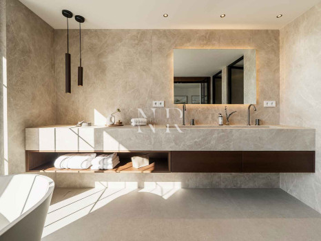 Villa en Nueva Andalucía completamente renovada en venta