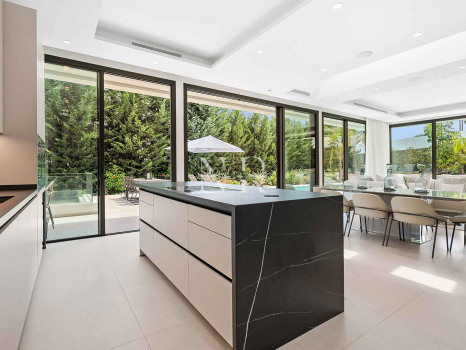 Villa neuve à vendre dans le quartier résidentiel de La Cerquilla