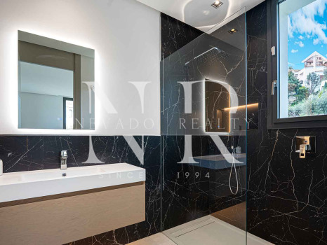 Newly built villa for sale in Lomas de la Quinta