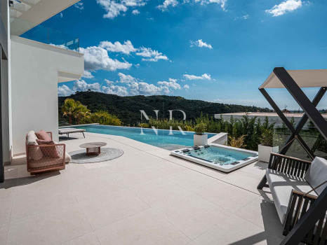 Villa en Lomas de la Quinta de nueva construcción en venta