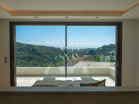 Villa en Lomas de la Quinta de nueva construcción en venta