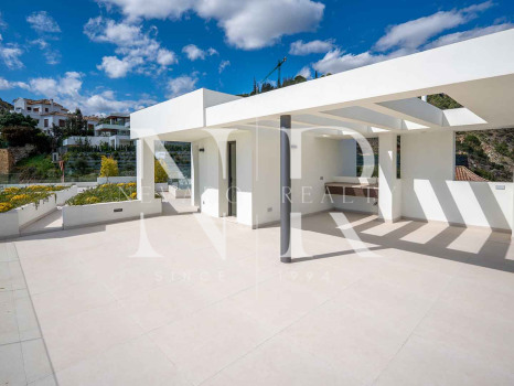 Newly built villa for sale in Lomas de la Quinta