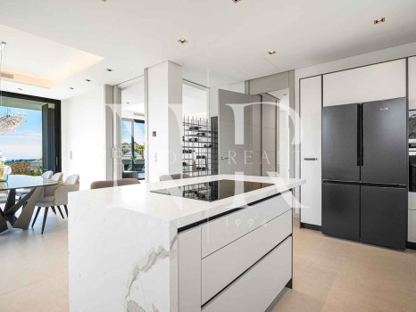 Newly built villa for sale in Lomas de la Quinta