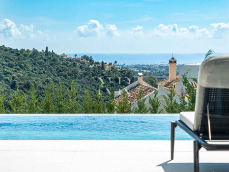Villa en Lomas de la Quinta de nueva construcción en venta