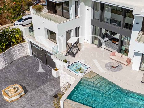 Newly built villa for sale in Lomas de la Quinta