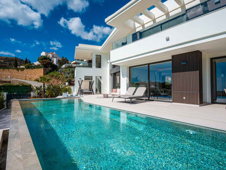 Villa en Lomas de la Quinta de nueva construcción en venta