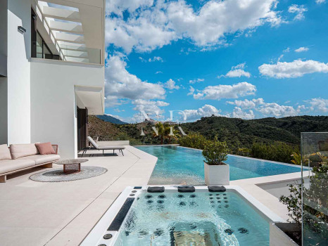 Villa en Lomas de la Quinta de nueva construcción en venta