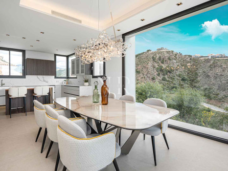 Villa en Lomas de la Quinta de nueva construcción en venta