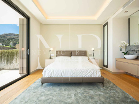 Newly built villa for sale in Lomas de la Quinta