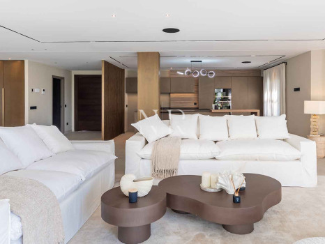 Completely renovated villa for sale in Atalaya Golf