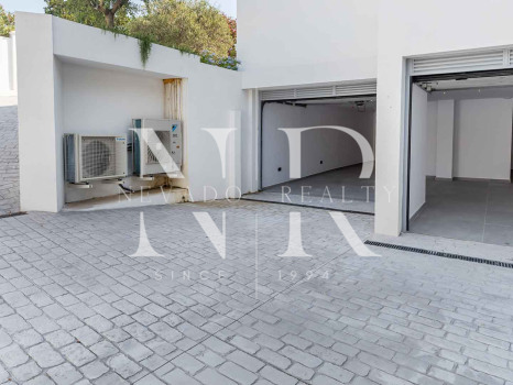 Completely renovated villa for sale in Atalaya Golf