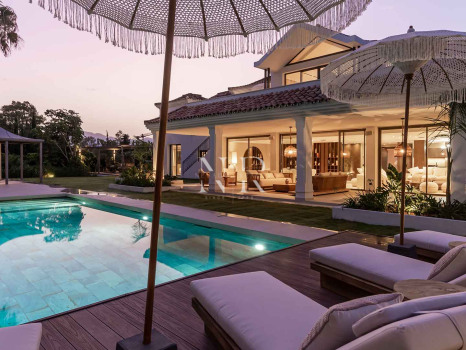 Completely renovated villa for sale in Atalaya Golf