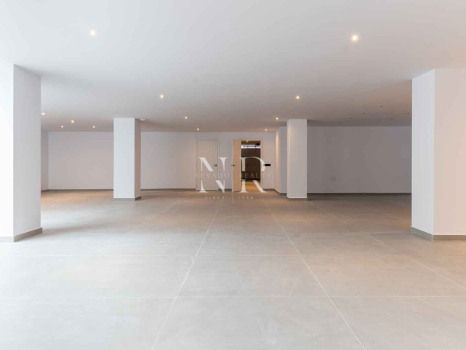 Completely renovated villa for sale in Atalaya Golf