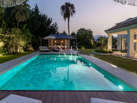 Completely renovated villa for sale in Atalaya Golf
