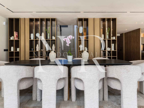 Completely renovated villa for sale in Atalaya Golf