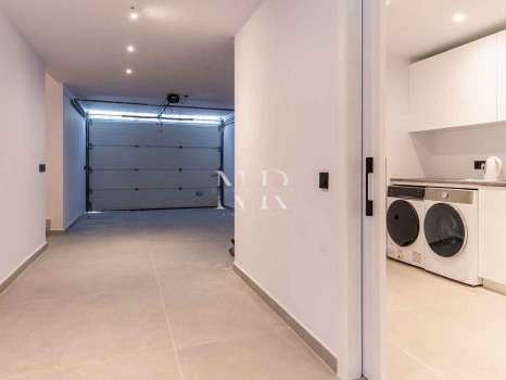 Completely renovated villa for sale in Atalaya Golf