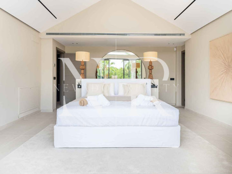 Completely renovated villa for sale in Atalaya Golf